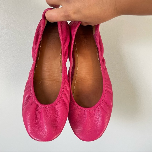 Tieks by Gavrieli Women's Fuchsia Leather Ballet Flats Size 8 - Picture 5 of 13